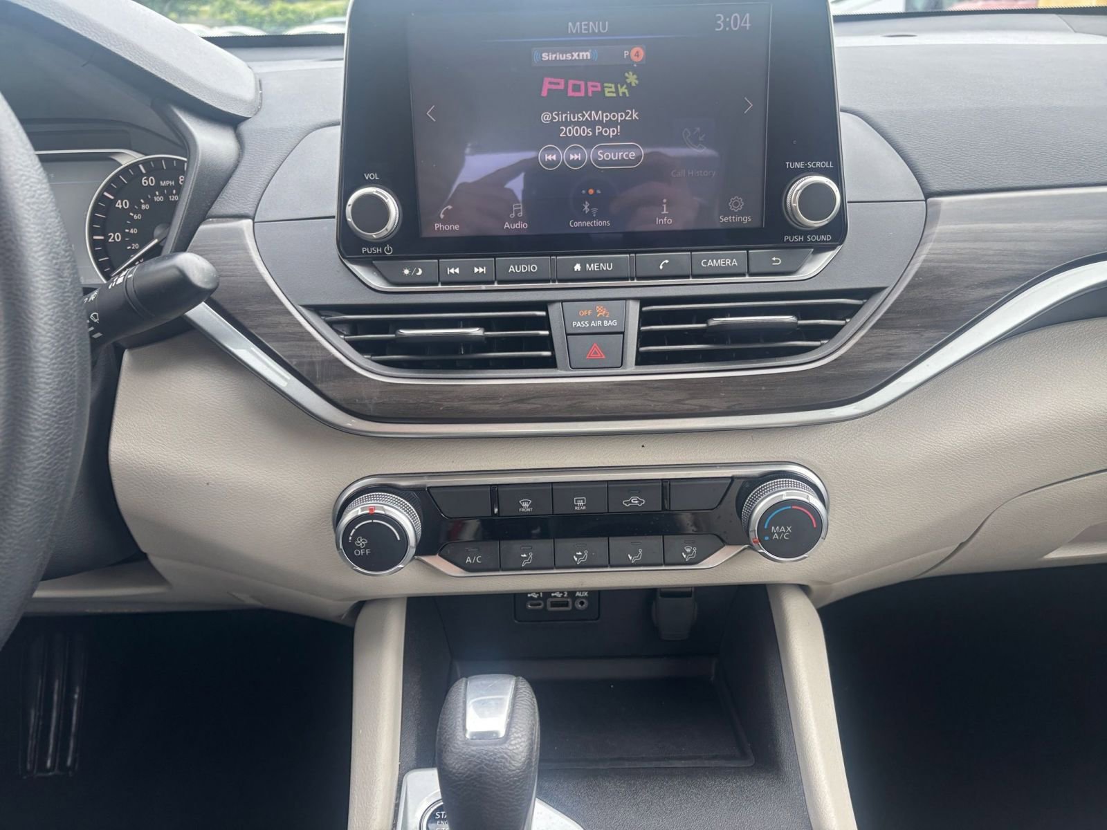 Used 2025 Nissan Altima 2.5 SV FWD image 17