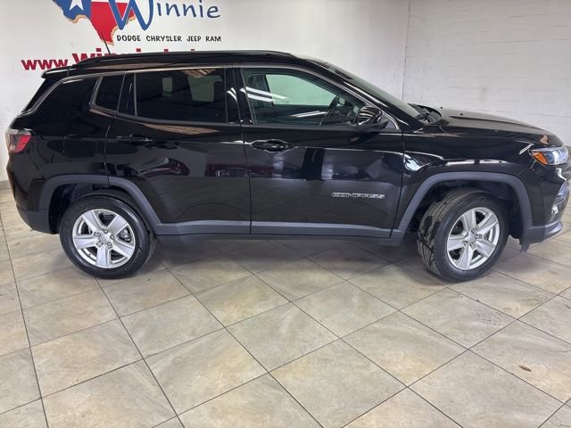 Used 2022 Jeep Compass Latitude w/ Convenience Group AWD/4WD image 6