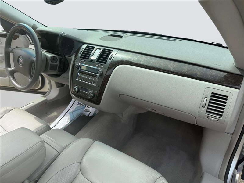 Used 2011 Cadillac DTS Luxury image 22