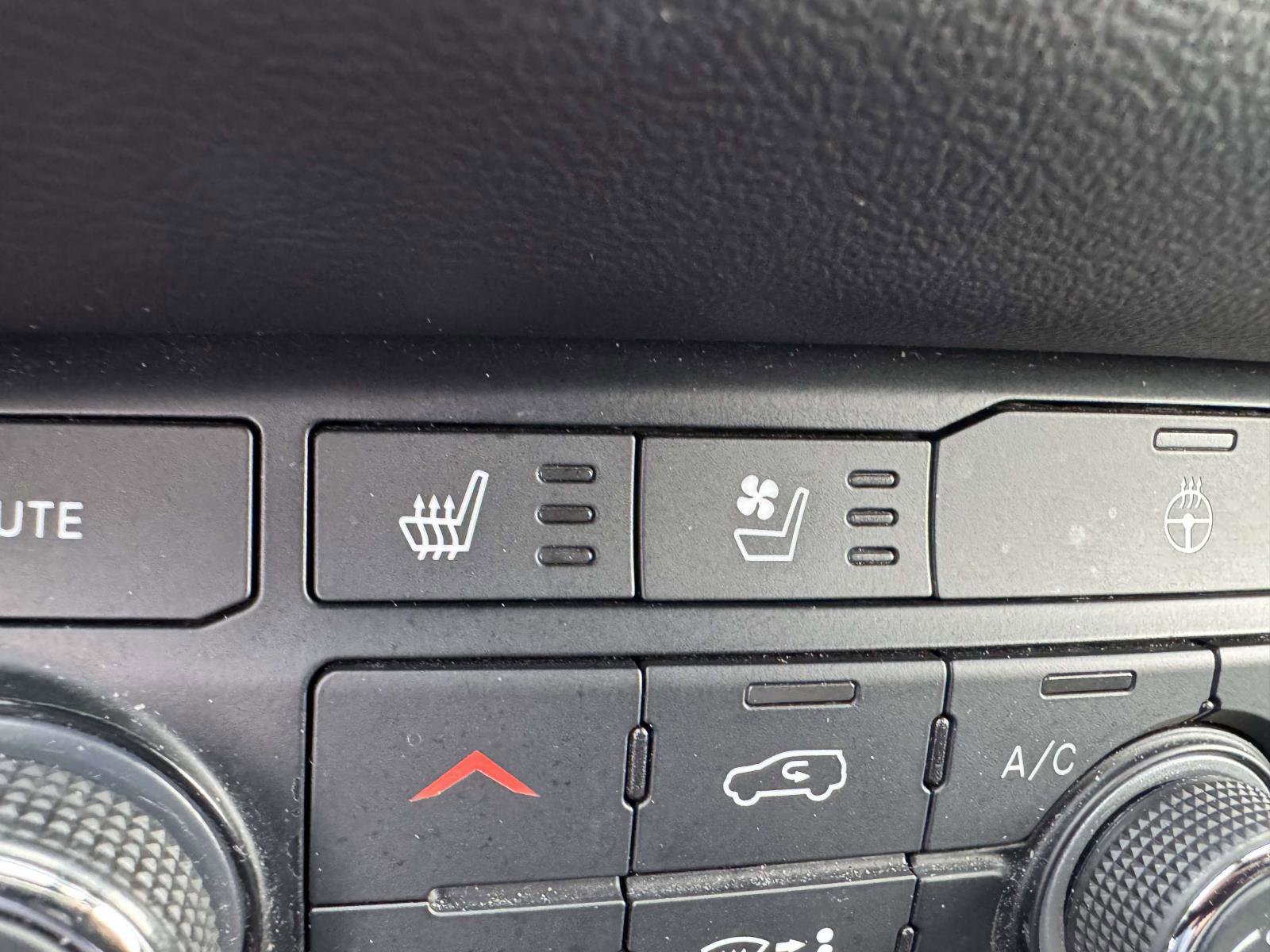 Used 2022 Dodge Durango R/T w/ Blacktop Package image 32