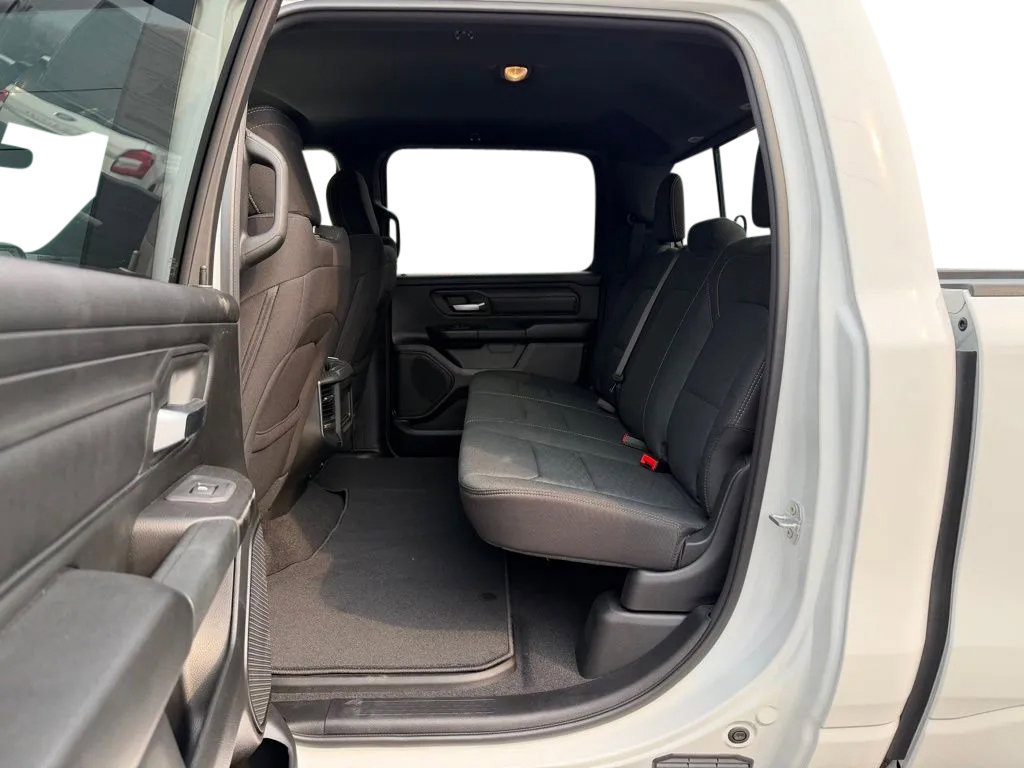 New 2026 RAM 1500 Express AWD/4WD image 27