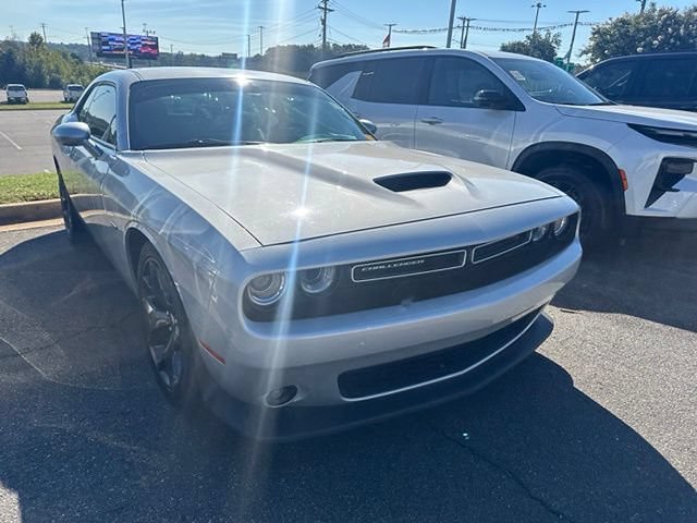 Used 2019 Dodge Challenger R/T w/ Driver Convenience Group RWD image 3