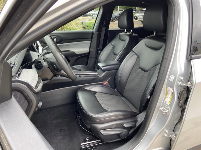 Used 2024 Jeep Compass Latitude AWD/4WD image 18