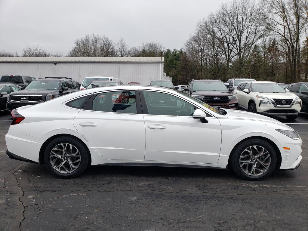Used 2023 Hyundai Sonata SEL w/ Convenience Package FWD image 4