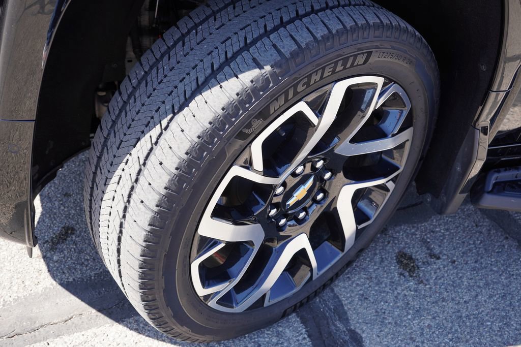 Certified 2025 Chevrolet Silverado EV RST AWD/4WD image 13