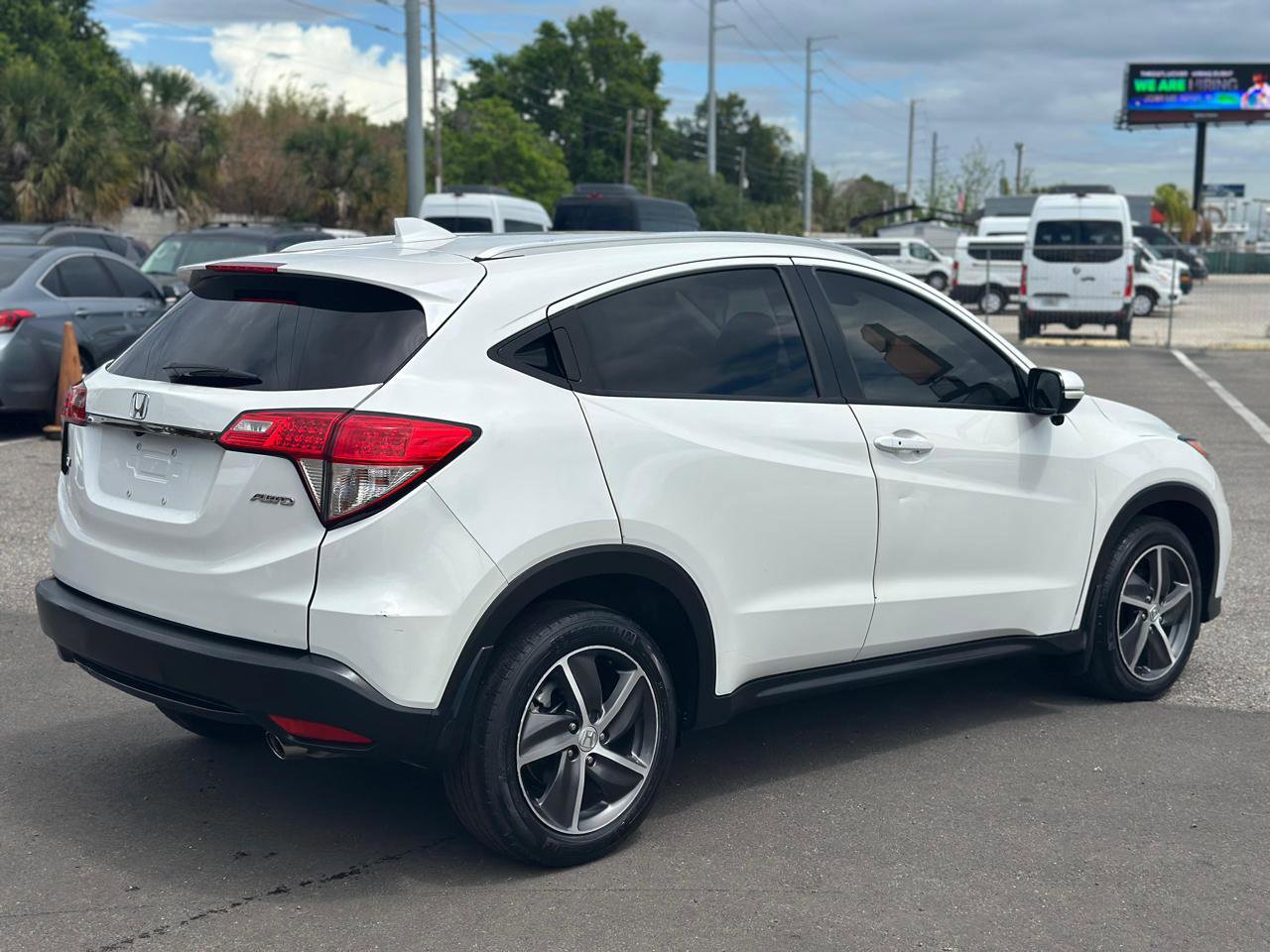 Used 2022 Honda HR-V EX image 3