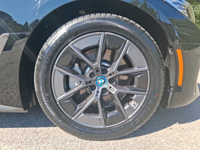 Used 2023 BMW i4 eDrive40 w/ Premium Package RWD image 9