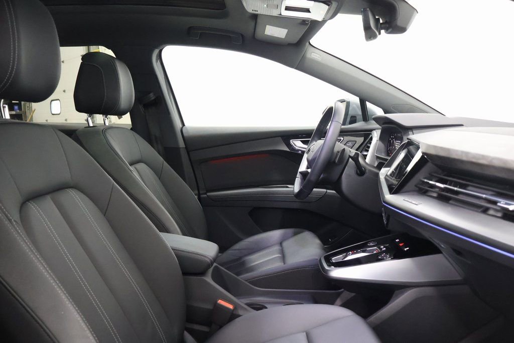 Used 2022 Audi Q4 e-tron Prestige image 21