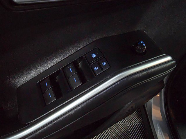 Used 2022 Toyota Highlander XLE image 31