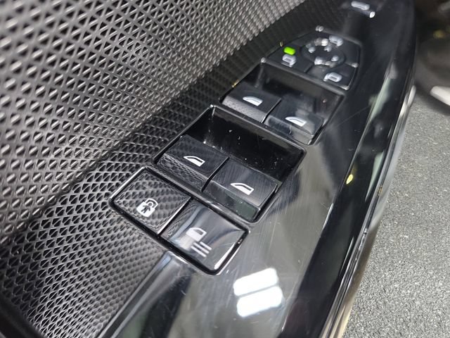 Certified 2025 BMW 740i xDrive AWD/4WD image 24