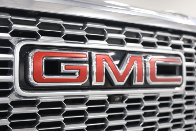Used 2023 GMC Yukon Denali AWD/4WD image 4