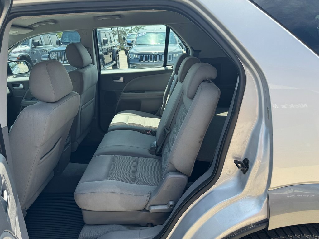 Used 2005 Ford Freestyle SE image 25