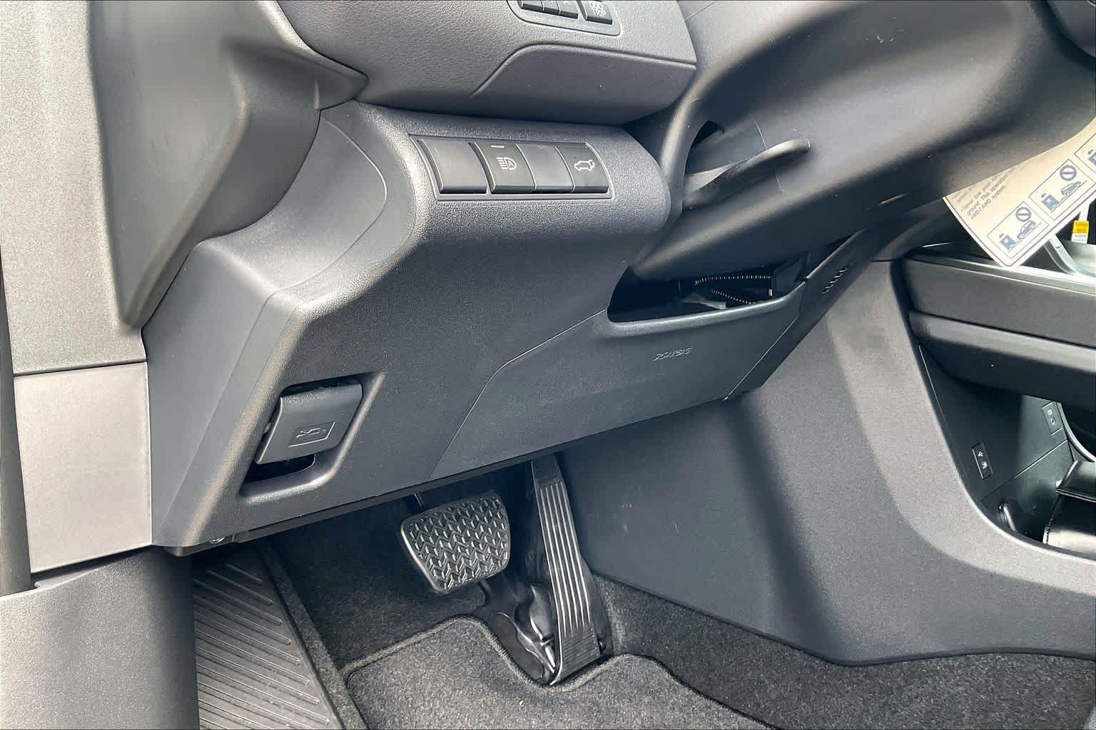 New 2026 Toyota C-HR AWD/4WD image 19