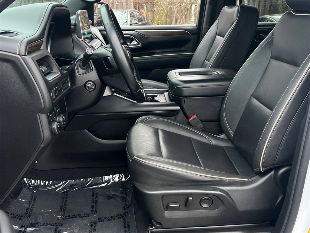Used 2023 Chevrolet Suburban Premier image 16