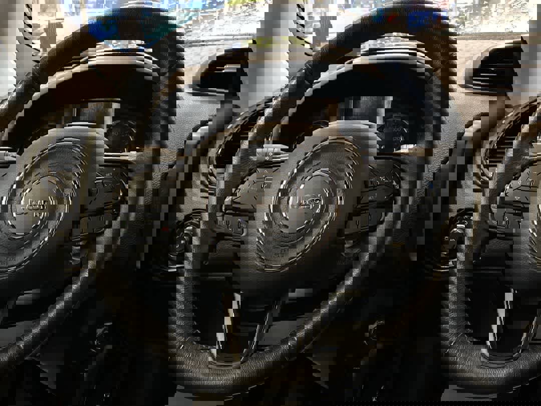 Used 2018 Jeep Renegade Altitude w/ UConnect 8.4 Nav Group image 16