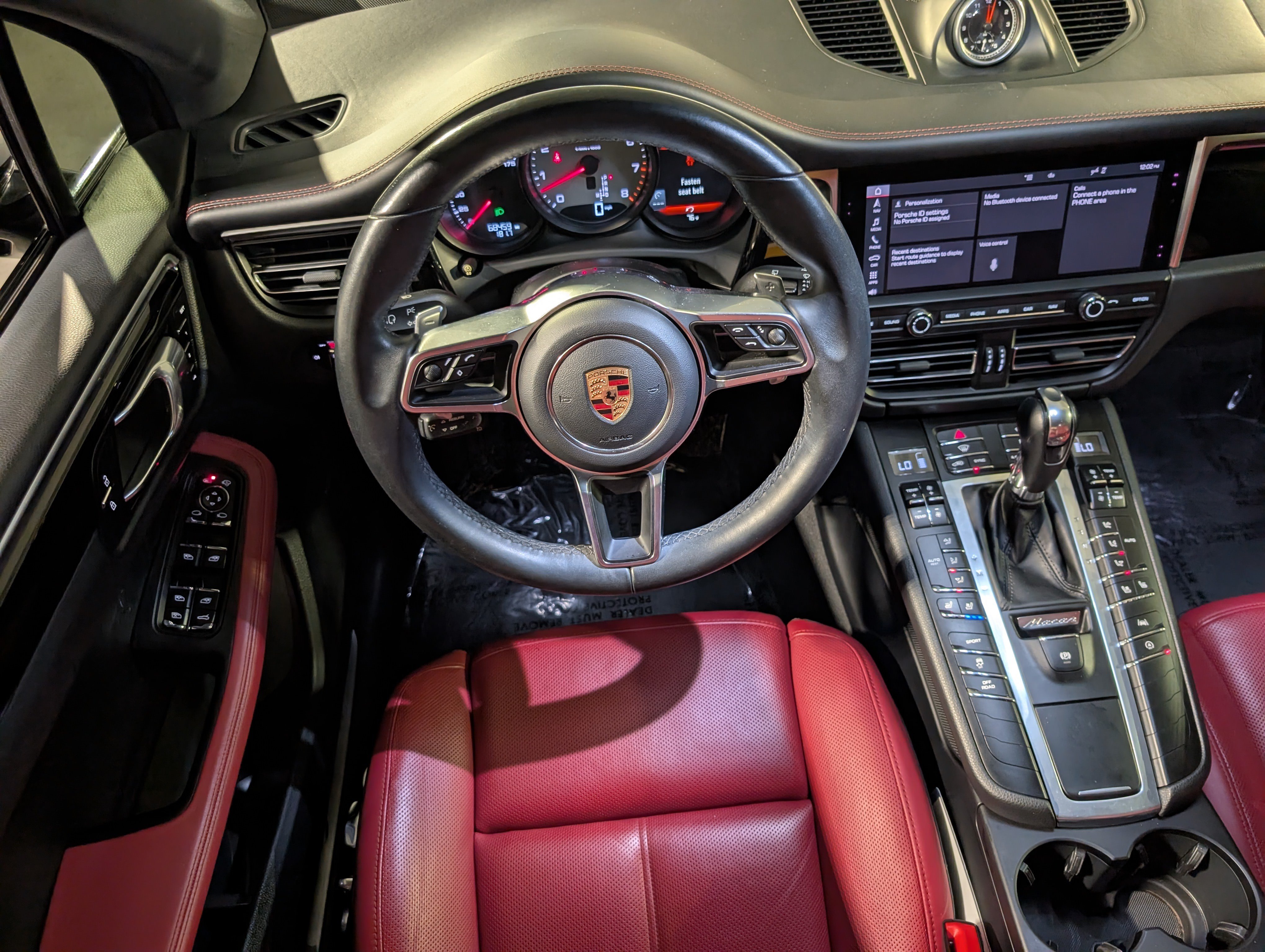 Certified 2020 Porsche Macan S AWD/4WD image 6