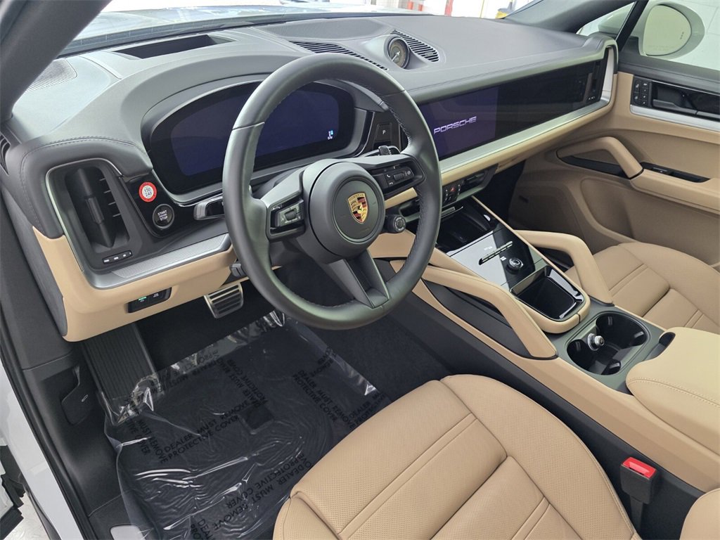 Used 2024 Porsche Cayenne S image 13
