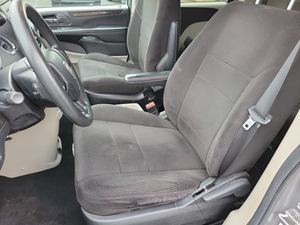 Used 2013 Dodge Grand Caravan SE FWD image 11