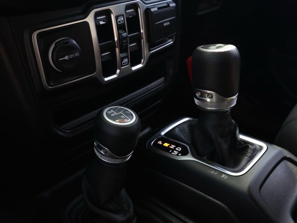 Used 2021 Jeep Wrangler Unlimited Islander image 30