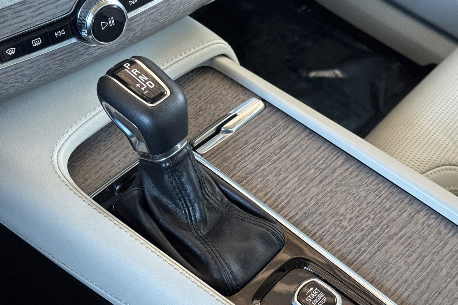 Used 2022 Volvo XC90 T6 Inscription image 22