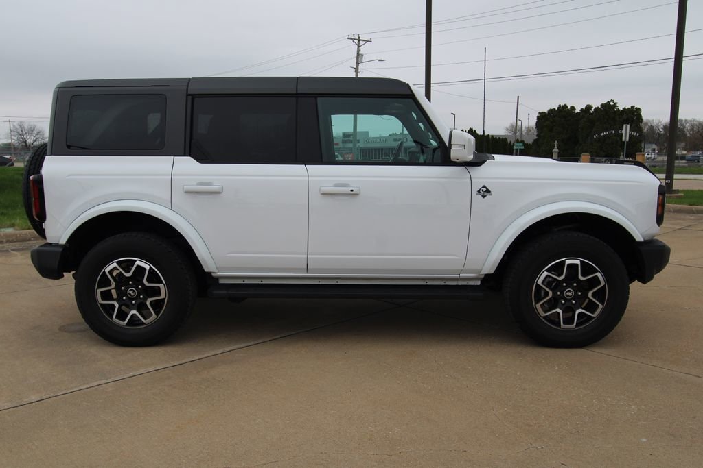 Used 2024 Ford Bronco Outer Banks image 4