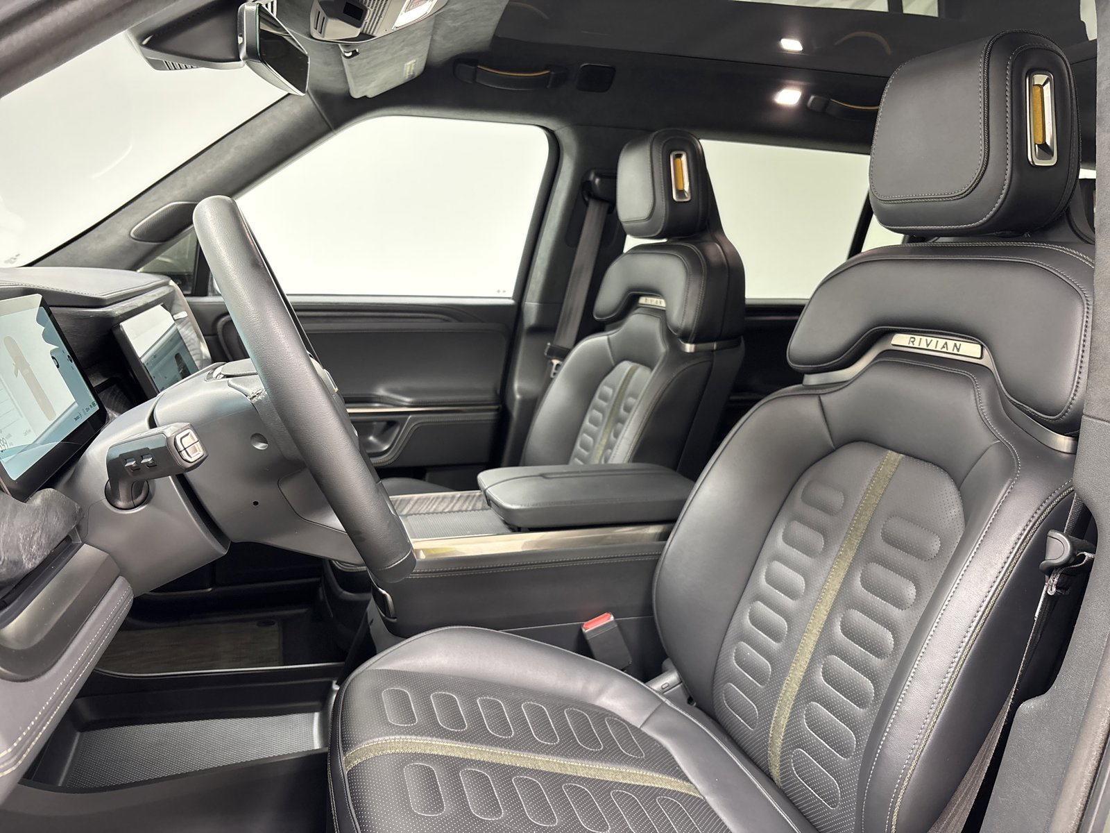 Used 2022 Rivian R1S Launch Edition image 20