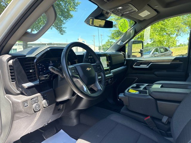 Used 2025 Chevrolet Silverado 2500 LT w/ Safety Package AWD/4WD image 21