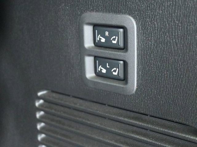 Used 2023 Nissan Armada Platinum w/ Captain's Chairs Package image 47