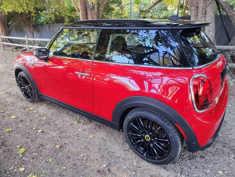Used 2022 MINI Cooper SE image 3