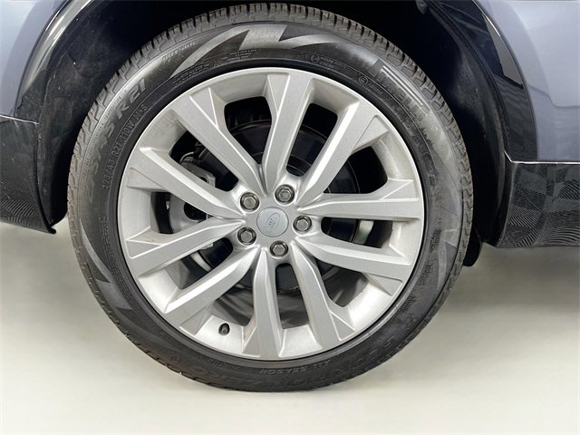 Used 2024 Land Rover Discovery Dynamic SE image 10