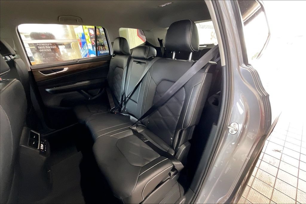 Used 2026 Volkswagen Atlas SE AWD/4WD image 14