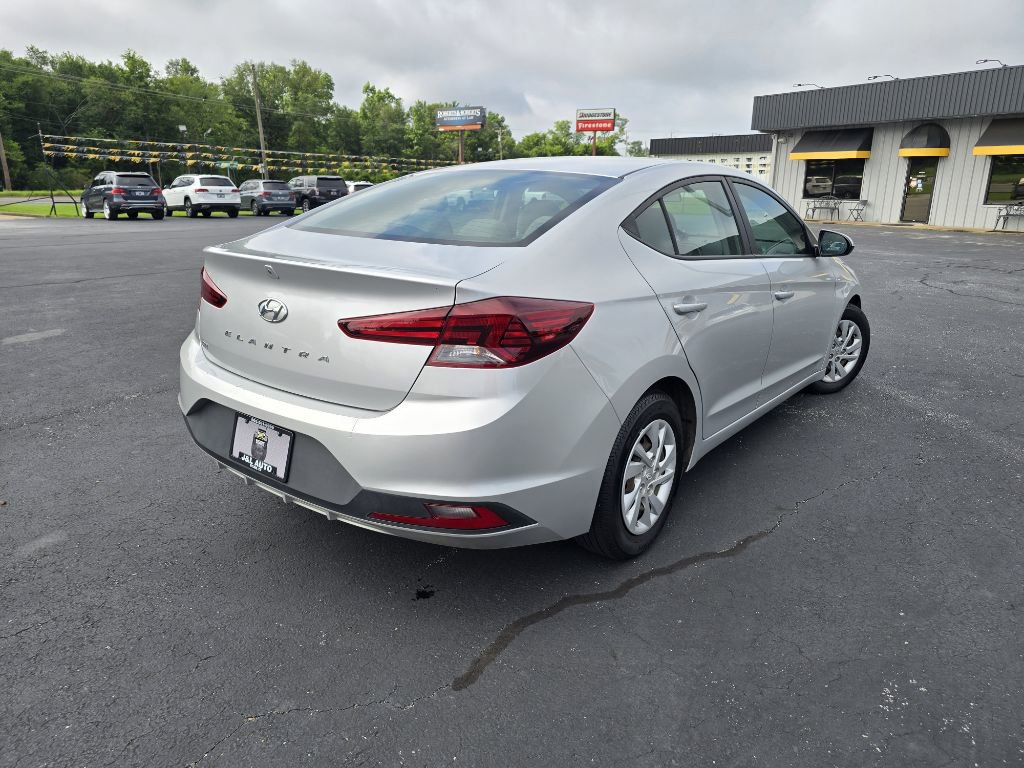 Used 2019 Hyundai Elantra SE image 6