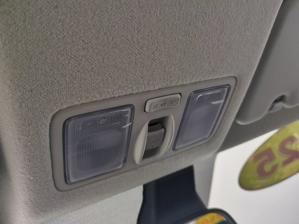 Used 2025 Hyundai Venue SEL FWD image 30