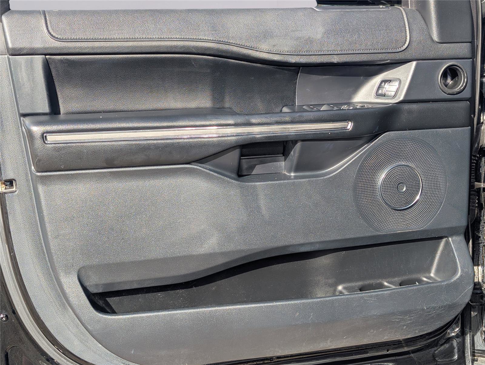 Used 2018 Ford Expedition XLT w/ Equipment Group 202A image 29