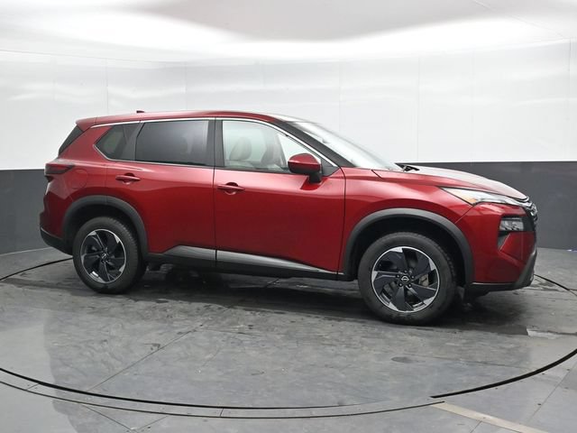 Used 2025 Nissan Rogue SV AWD/4WD image 3