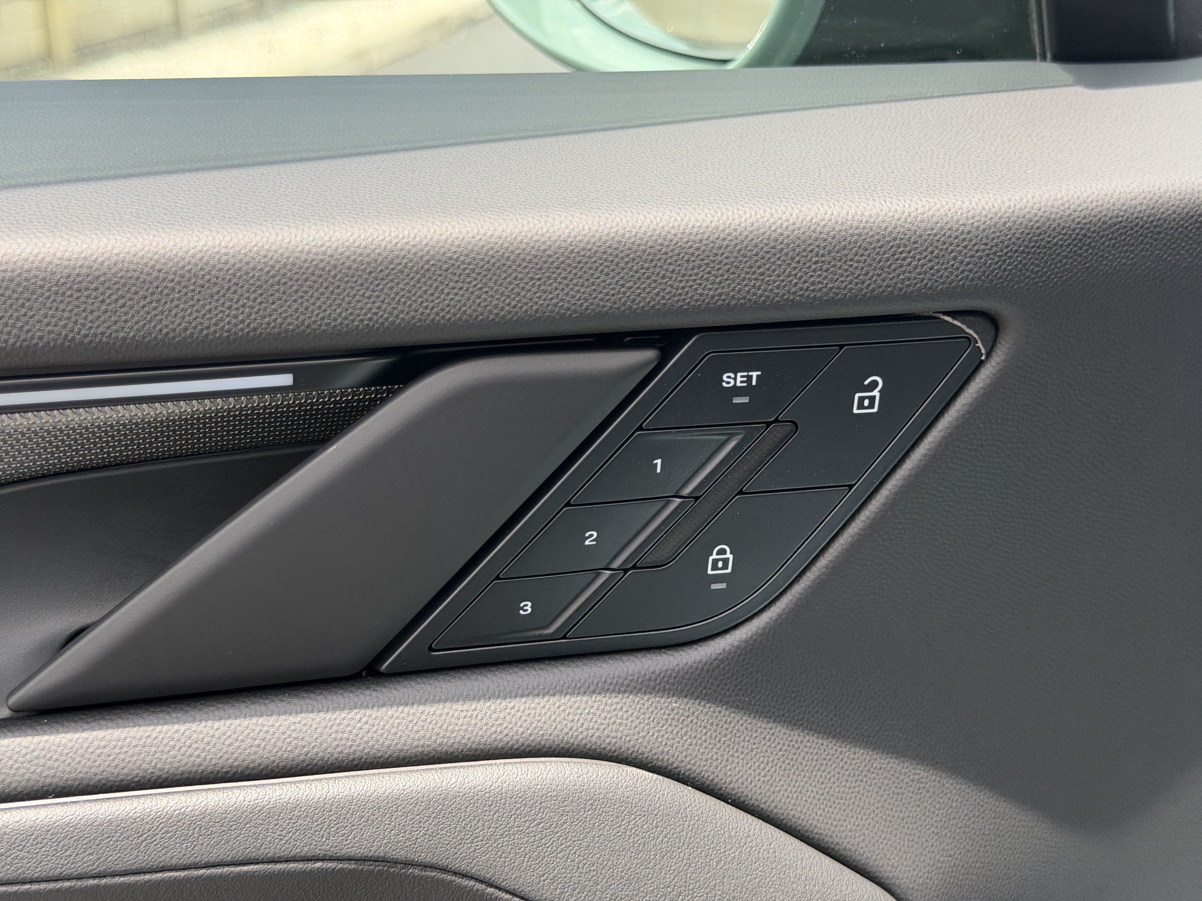 New 2026 Porsche Cayenne Electric AWD/4WD image 21