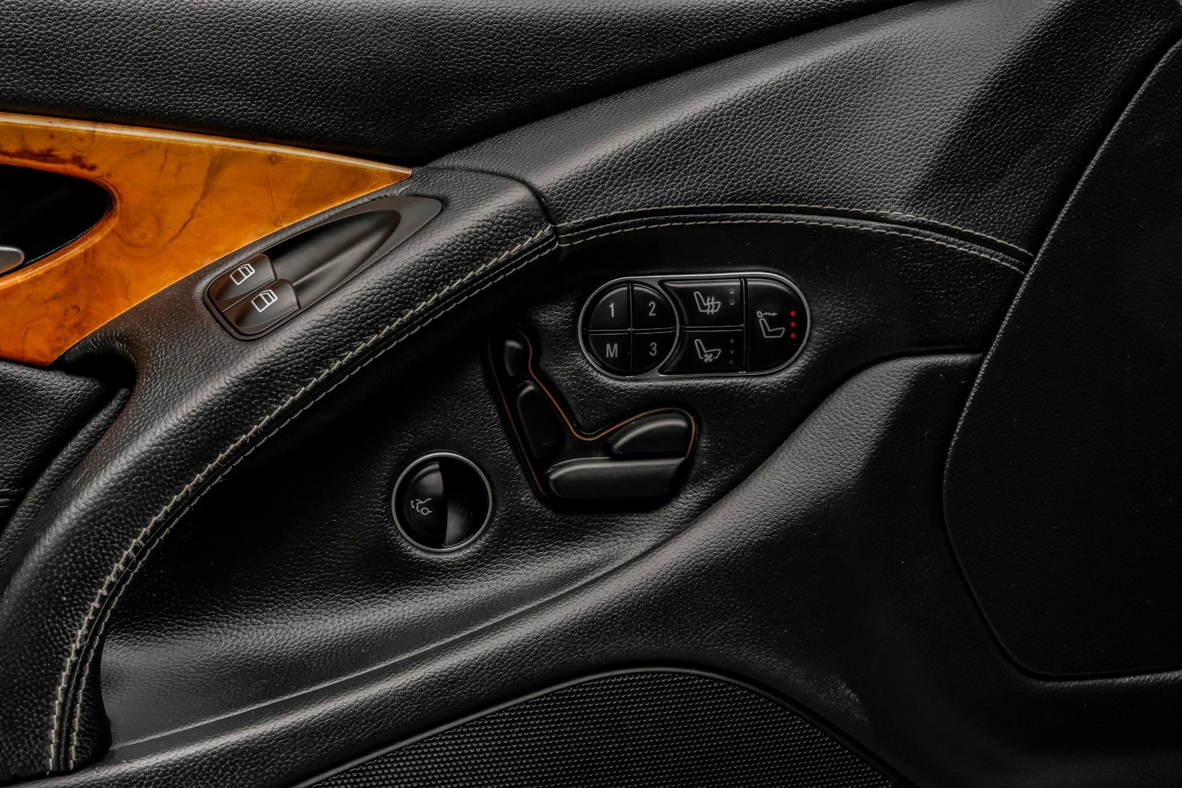 Used 2012 Mercedes-Benz SL 550 image 38