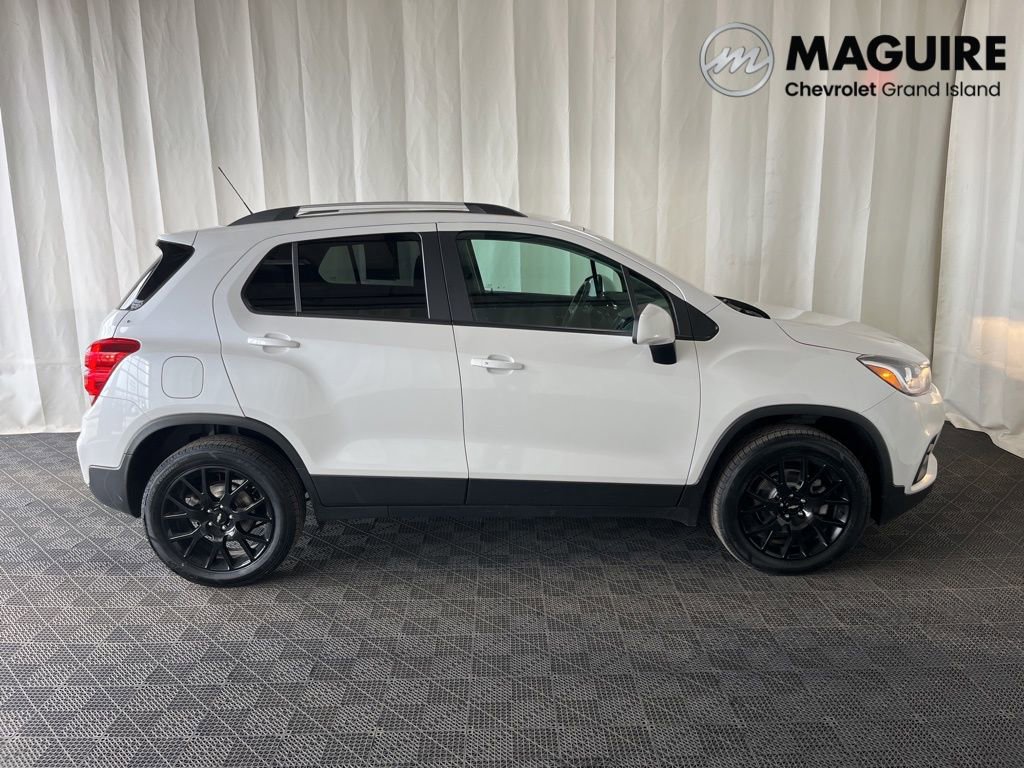 Used 2022 Chevrolet Trax LT w/ Driver Confidence Package image 2