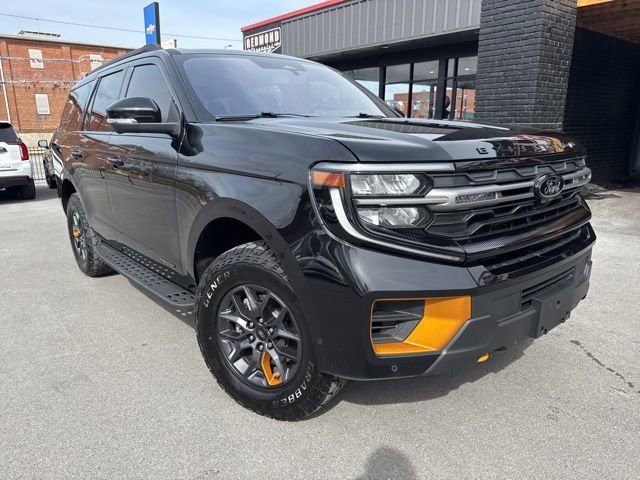 Used 2025 Ford Expedition Tremor image 3