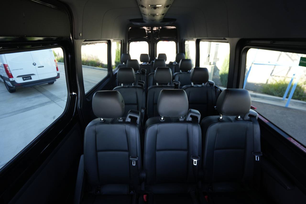 Used 2025 Mercedes-Benz Sprinter 2500 image 8