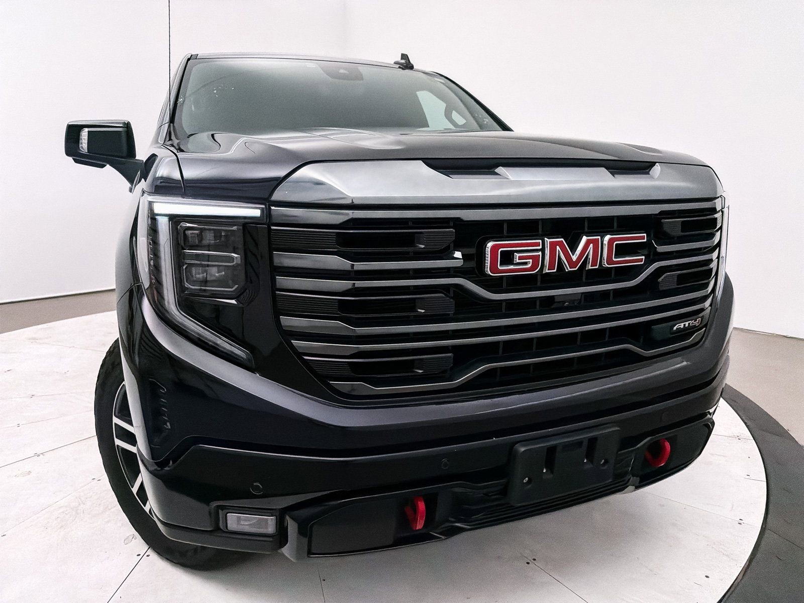 Used 2024 GMC Sierra 1500 AT4 w/ Technology Package image 2
