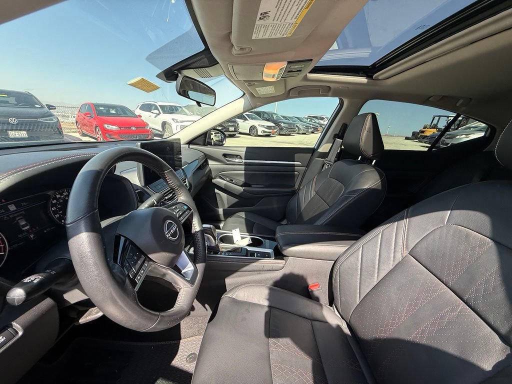 Used 2024 Nissan Altima 2.0 SR FWD image 12