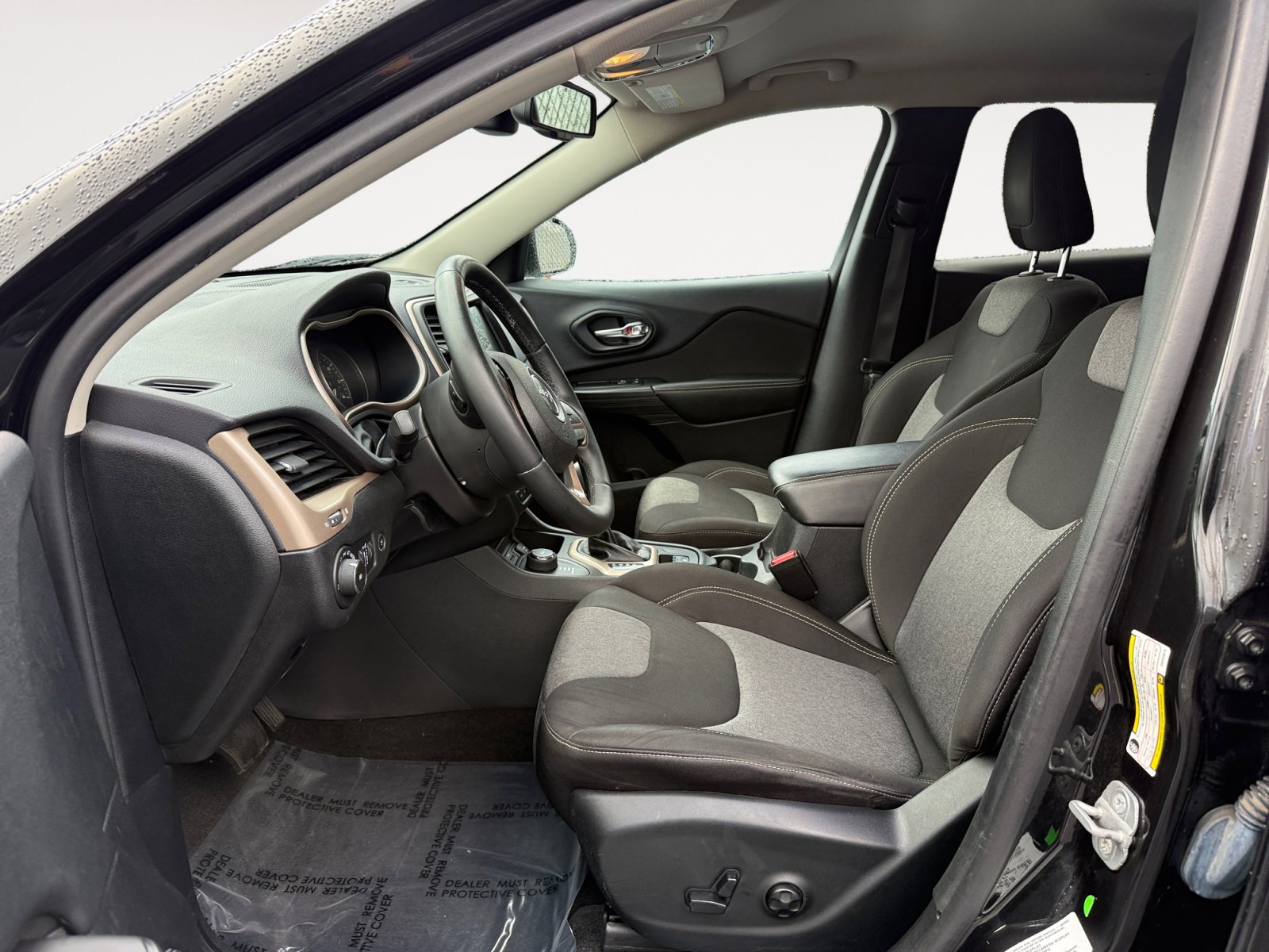 Used 2014 Jeep Cherokee Latitude w/ Comfort/Convenience Group image 10