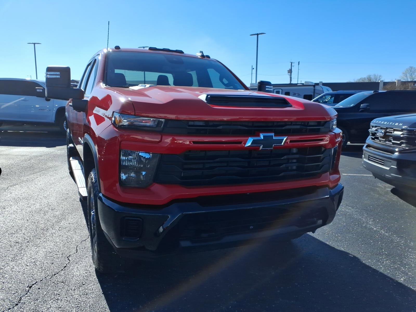 Used 2024 Chevrolet Silverado 2500 Custom w/ Custom Value Package image 2