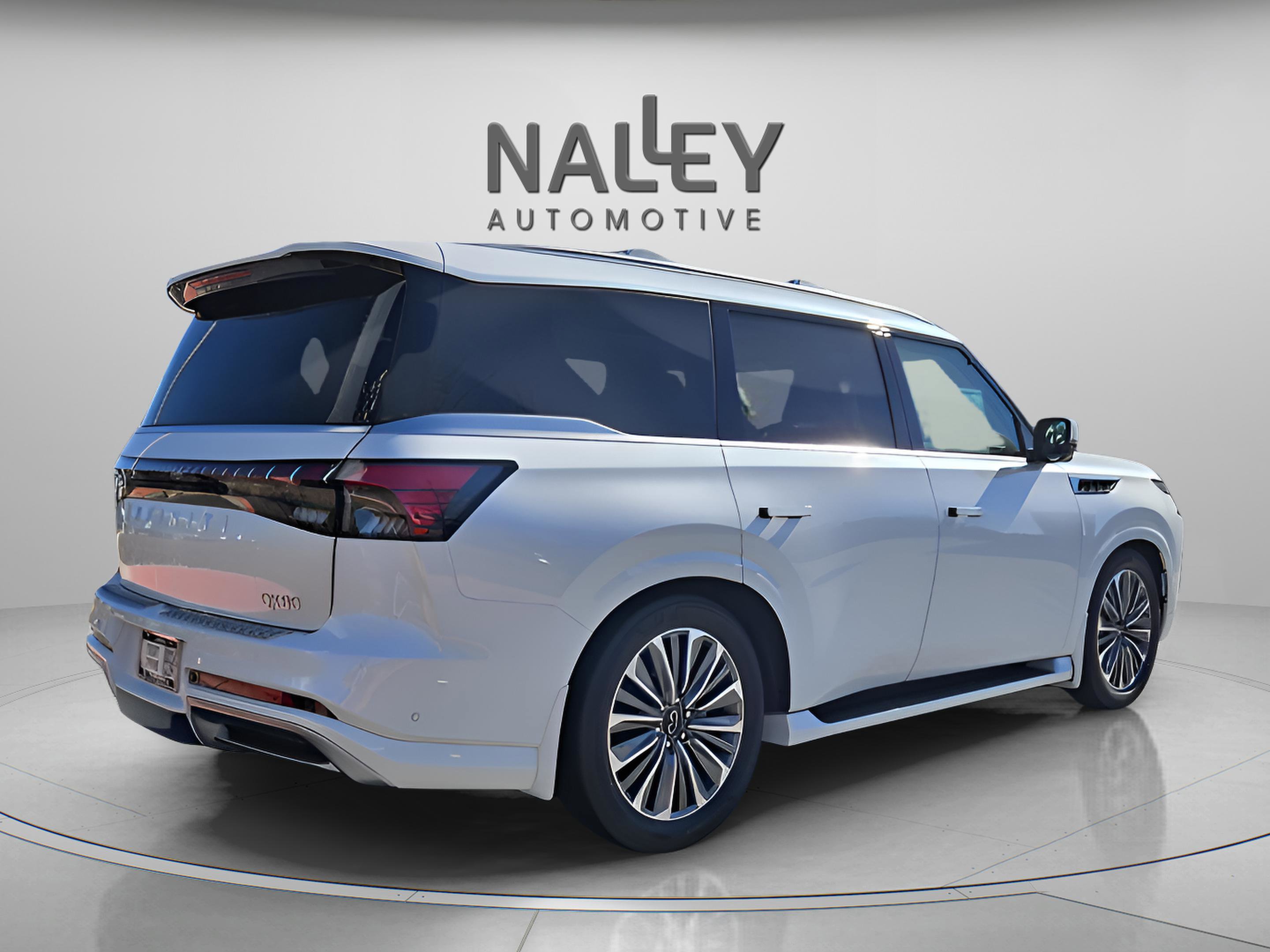 New 2026 INFINITI QX80 Luxe image 6