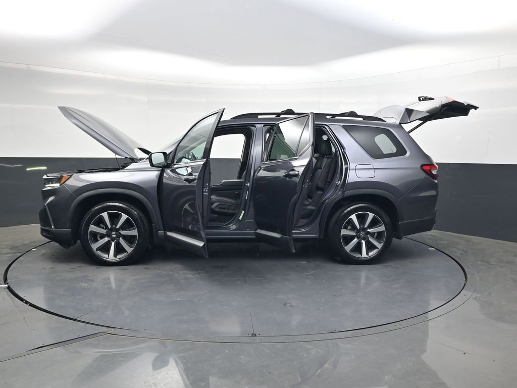 Used 2023 Honda Pilot Touring image 35