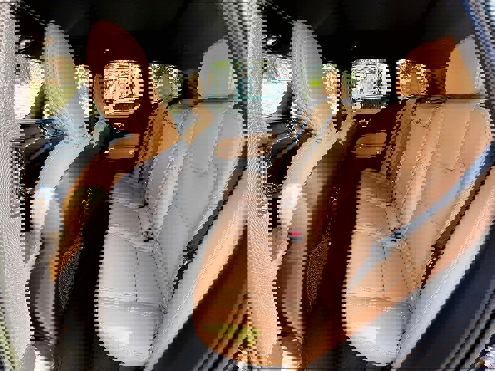 Used 2023 Volvo XC60 B5 Ultimate w/ Protection Package Premier image 29