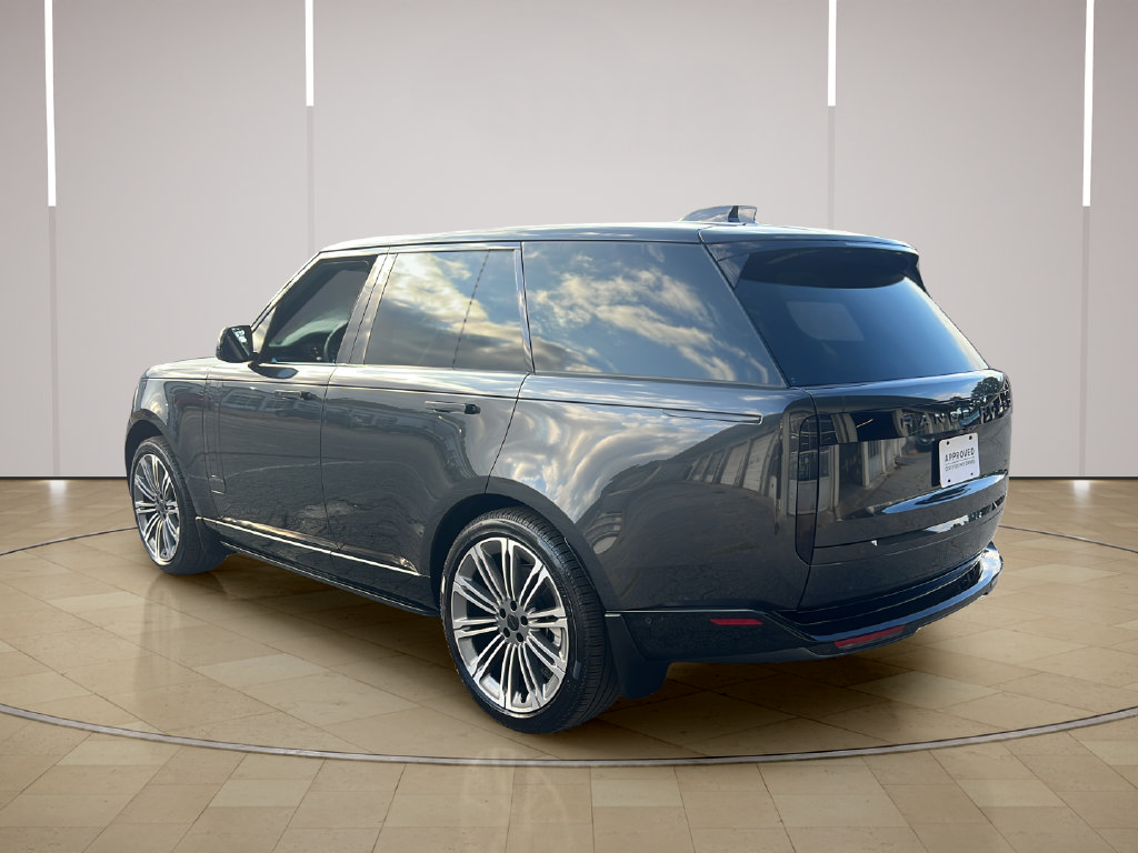 Used 2026 Land Rover Range Rover SE AWD/4WD image 3