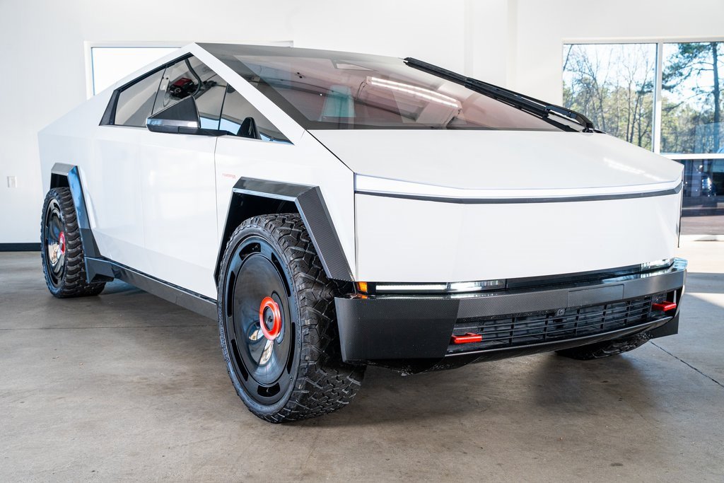 Used 2024 Tesla Cybertruck AWD Crew Cab image 4