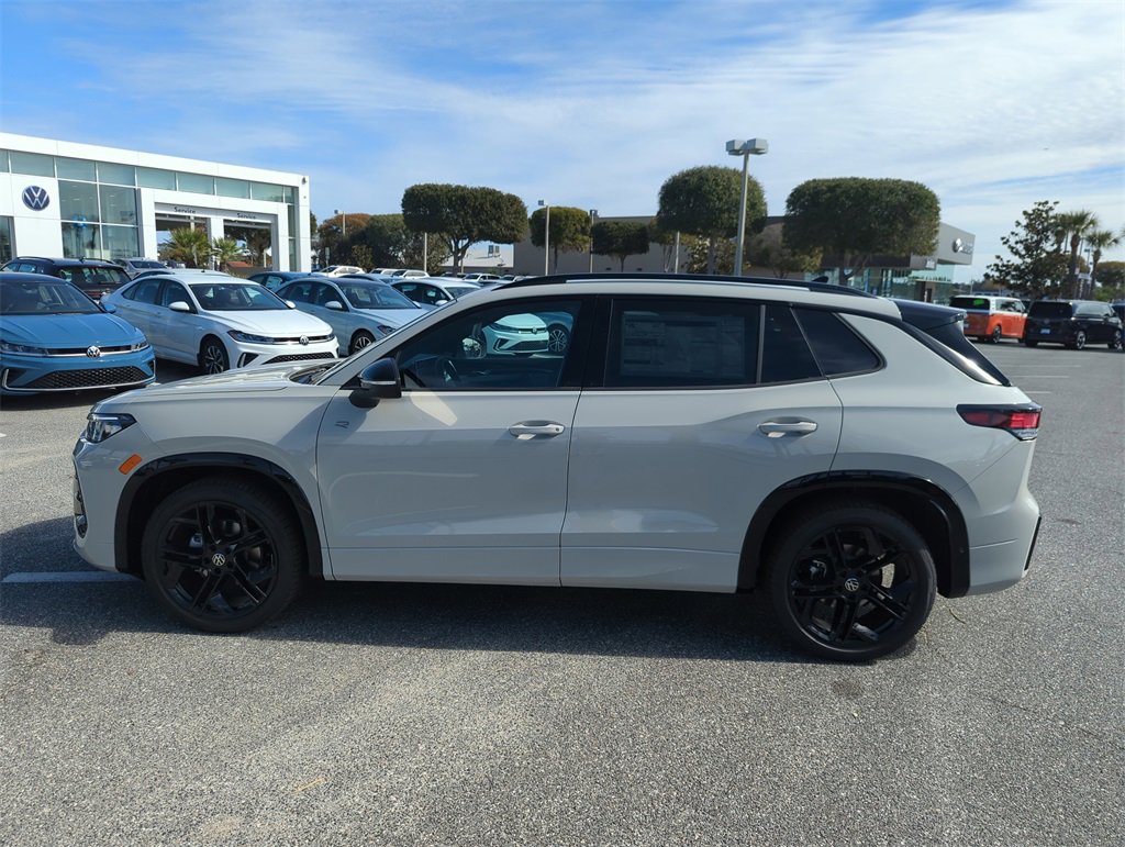 New 2026 Volkswagen Tiguan SE R-Line image 11